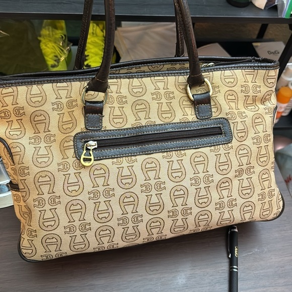 Authentic Etienne Aigner shoulder bag - Picture 5 of 7